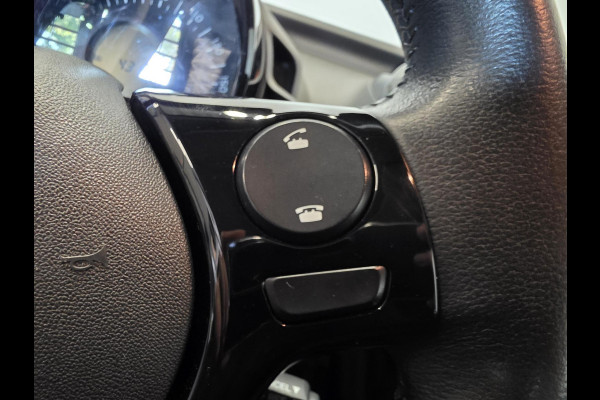 Peugeot 108 1.0 e-VTi Allure Achteruitrij Camera Navi Carplay/Android auto Climate Control Cruise Control DAB+ Automatische Lampen