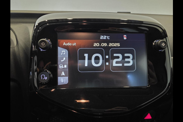 Peugeot 108 1.0 e-VTi Allure Achteruitrij Camera Navi Carplay/Android auto Climate Control Cruise Control DAB+ Automatische Lampen