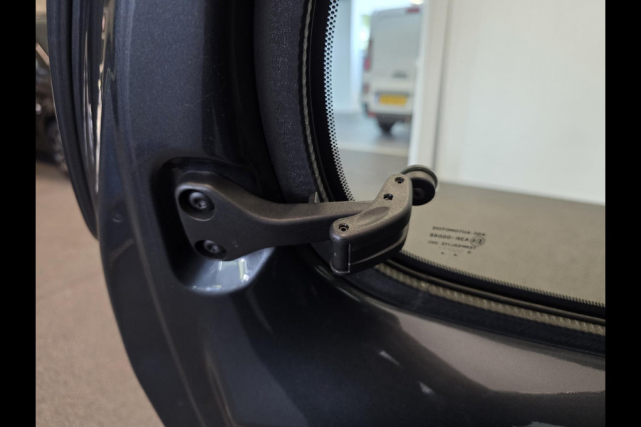 Peugeot 108 1.0 e-VTi Allure Achteruitrij Camera Navi Carplay/Android auto Climate Control Cruise Control DAB+ Automatische Lampen