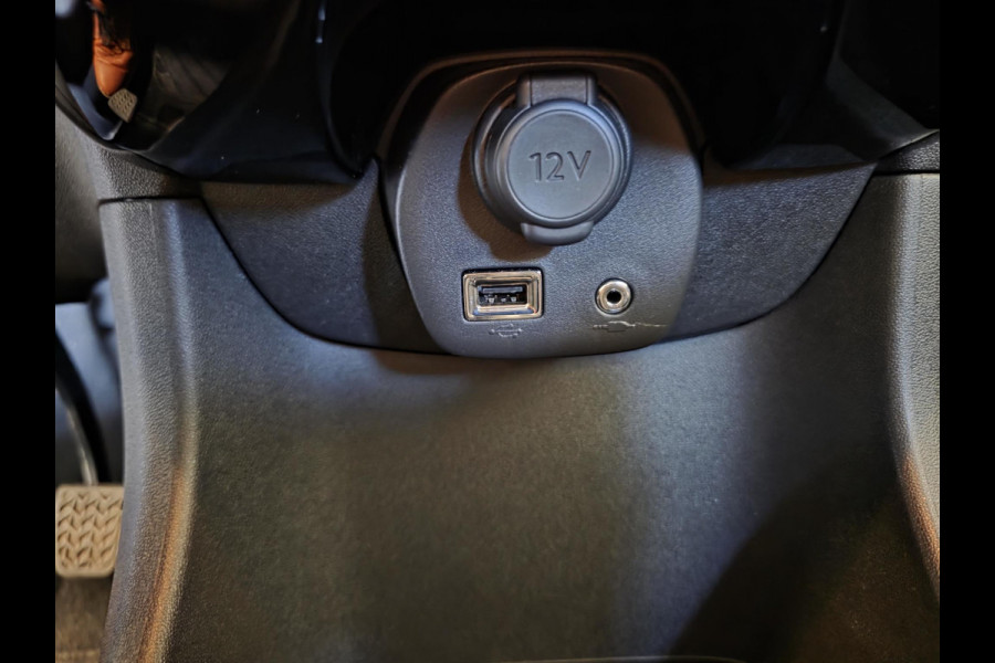 Peugeot 108 1.0 e-VTi Allure Achteruitrij Camera Navi Carplay/Android auto Climate Control Cruise Control DAB+ Automatische Lampen