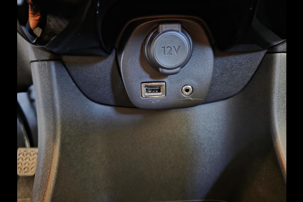 Peugeot 108 1.0 e-VTi Allure Achteruitrij Camera Navi Carplay/Android auto Climate Control Cruise Control DAB+ Automatische Lampen