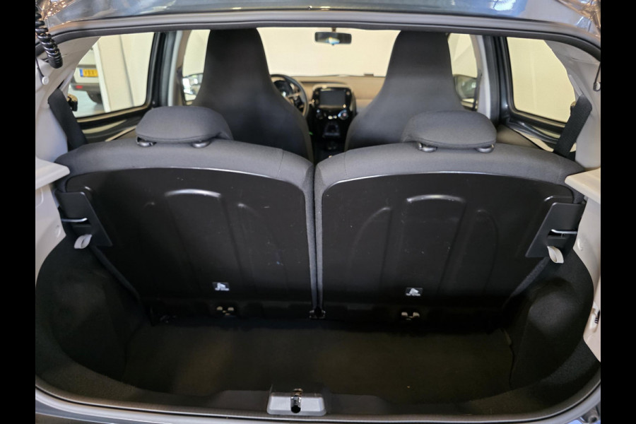 Peugeot 108 1.0 e-VTi Allure Achteruitrij Camera Navi Carplay/Android auto Climate Control Cruise Control DAB+ Automatische Lampen