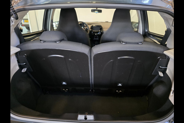 Peugeot 108 1.0 e-VTi Allure Achteruitrij Camera Navi Carplay/Android auto Climate Control Cruise Control DAB+ Automatische Lampen