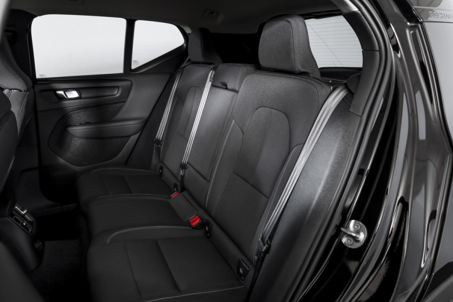 Volvo XC40 1.5 T4 Recharge Inscription Expression | Elek.Trekhaak | Dig.Cockpit | Adapt. Cruise | Haman/Kardon | Stoel-+Stuurverw. | Camera | NAV + App.Connect | Auto.Airco | LM 18" | 2814