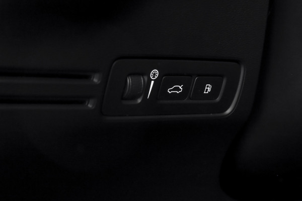 Volvo XC40 1.5 T4 Recharge Inscription Expression | Elek.Trekhaak | Dig.Cockpit | Adapt. Cruise | Haman/Kardon | Stoel-+Stuurverw. | Camera | NAV + App.Connect | Auto.Airco | LM 18" | 2814