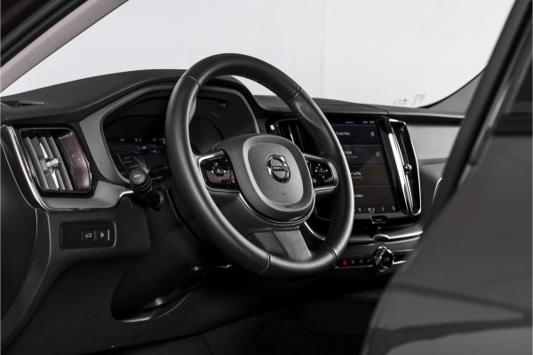 Volvo XC60 2.0 T6 Plug-in hybrid AWD Plus Dark | S/K-Panodak | Dig. Cockpit | Adapt. Cruise | Harman/Kardon | Memory Stoelen | Elek. Klep | Stoel-+stuurverw. | 360 Camera | NAV+App. Connect | LM 19" | 4815