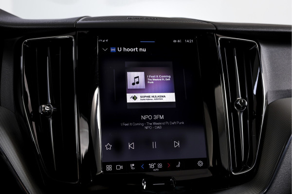 Volvo XC60 2.0 T6 Plug-in hybrid AWD Plus Dark | S/K-Panodak | Dig. Cockpit | Adapt. Cruise | Harman/Kardon | Memory Stoelen | Elek. Klep | Stoel-+stuurverw. | 360 Camera | NAV+App. Connect | LM 19" | 4815