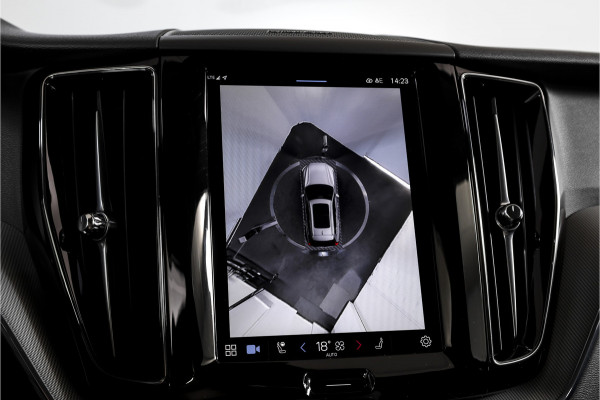 Volvo XC60 2.0 T6 Plug-in hybrid AWD Plus Dark | S/K-Panodak | Dig. Cockpit | Adapt. Cruise | Harman/Kardon | Memory Stoelen | Elek. Klep | Stoel-+stuurverw. | 360 Camera | NAV+App. Connect | LM 19" | 4815