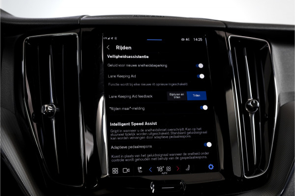 Volvo XC60 2.0 T6 Plug-in hybrid AWD Plus Dark | S/K-Panodak | Dig. Cockpit | Adapt. Cruise | Harman/Kardon | Memory Stoelen | Elek. Klep | Stoel-+stuurverw. | 360 Camera | NAV+App. Connect | LM 19" | 4815