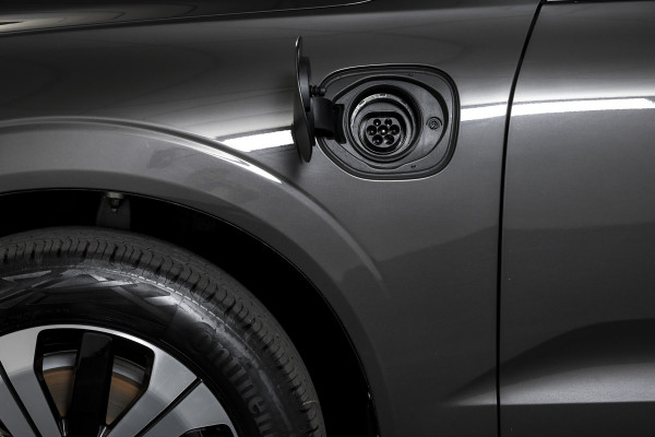 Volvo XC60 2.0 T6 Plug-in hybrid AWD Plus Dark | S/K-Panodak | Dig. Cockpit | Adapt. Cruise | Harman/Kardon | Memory Stoelen | Elek. Klep | Stoel-+stuurverw. | 360 Camera | NAV+App. Connect | LM 19" | 4815