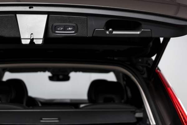 Volvo XC60 2.0 T6 Plug-in hybrid AWD Plus Dark | S/K-Panodak | Dig. Cockpit | Adapt. Cruise | Harman/Kardon | Memory Stoelen | Elek. Klep | Stoel-+stuurverw. | 360 Camera | NAV+App. Connect | LM 19" | 4815