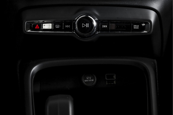 Volvo XC40 1.5 T4 Recharge Inscription Expression | S/K-panodak | Dig. Cockpit | Cruise | Stoel-+Stuurverw. | PDC | Camera | NAV + App. Connect | ECC | Elek. Klep | LM 18" | 7239