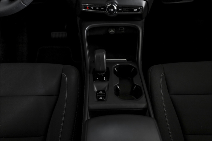 Volvo XC40 1.5 T4 Recharge Inscription Expression | S/K-panodak | Dig. Cockpit | Cruise | Stoel-+Stuurverw. | PDC | Camera | NAV + App. Connect | ECC | Elek. Klep | LM 18" | 7239