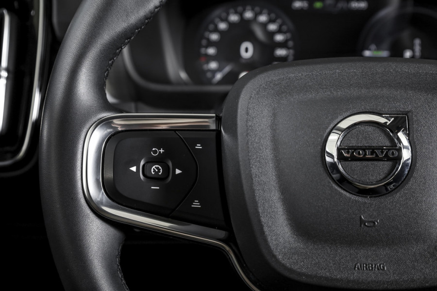 Volvo XC40 1.5 T4 Recharge Inscription Expression | S/K-panodak | Dig. Cockpit | Cruise | Stoel-+Stuurverw. | PDC | Camera | NAV + App. Connect | ECC | Elek. Klep | LM 18" | 7239