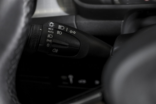 Volvo XC40 1.5 T4 Recharge Inscription Expression | S/K-panodak | Dig. Cockpit | Cruise | Stoel-+Stuurverw. | PDC | Camera | NAV + App. Connect | ECC | Elek. Klep | LM 18" | 7239