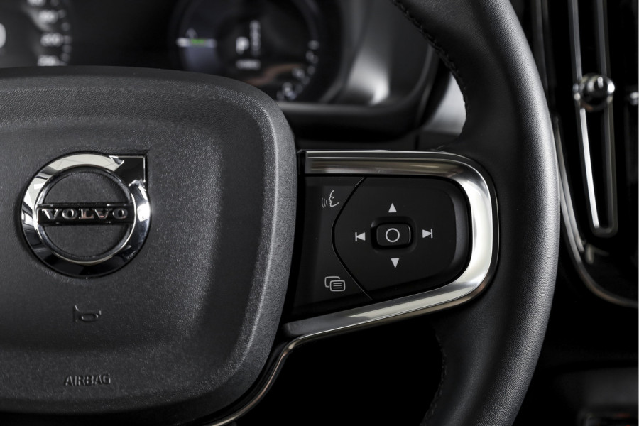 Volvo XC40 1.5 T4 Recharge Inscription Expression | S/K-panodak | Dig. Cockpit | Cruise | Stoel-+Stuurverw. | PDC | Camera | NAV + App. Connect | ECC | Elek. Klep | LM 18" | 7239