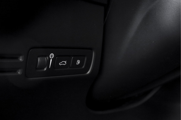 Volvo XC40 1.5 T4 Recharge Inscription Expression | S/K-panodak | Dig. Cockpit | Cruise | Stoel-+Stuurverw. | PDC | Camera | NAV + App. Connect | ECC | Elek. Klep | LM 18" | 7239