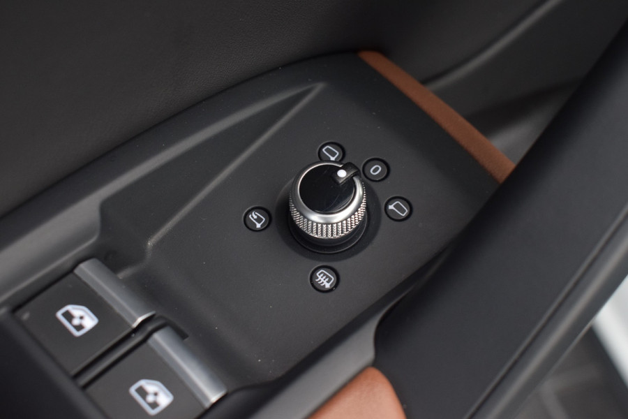 Audi Q5 Sportback 50 TFSI e 299pk S-line | Cognac leder | Luchtvering | Carbon | 22"