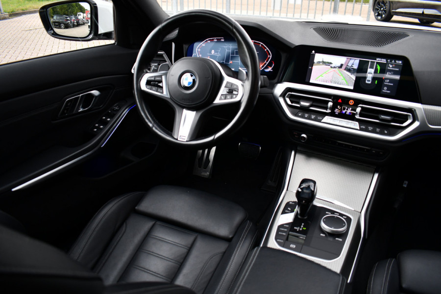 BMW 3-serie 320i M-Sport Pano 19inch Laser HiFi Shadowline