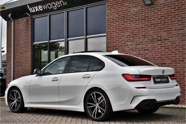 BMW 3-serie 320i M-Sport Pano 19inch Laser HiFi Shadowline
