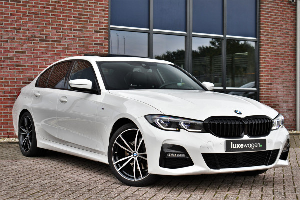 BMW 3-serie 320i M-Sport Pano 19inch Laser HiFi Shadowline