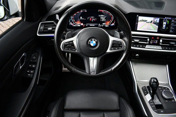 BMW 3-serie 320i M-Sport Pano 19inch Laser HiFi Shadowline