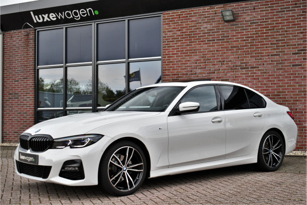 BMW 3-serie 320i M-Sport Pano 19inch Laser HiFi Shadowline