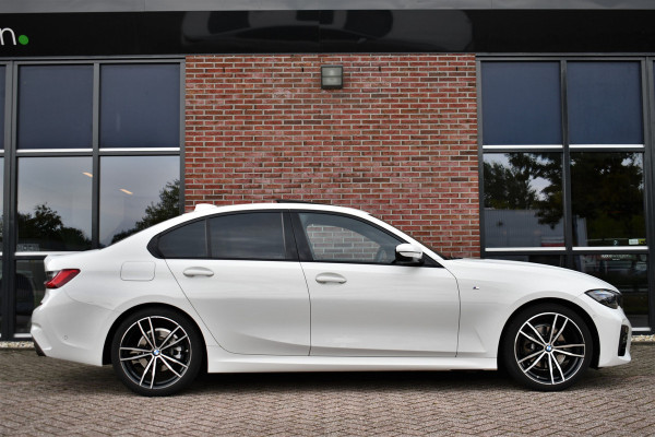 BMW 3-serie 320i M-Sport Pano 19inch Laser HiFi Shadowline