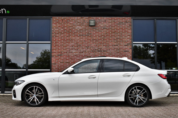 BMW 3-serie 320i M-Sport Pano 19inch Laser HiFi Shadowline