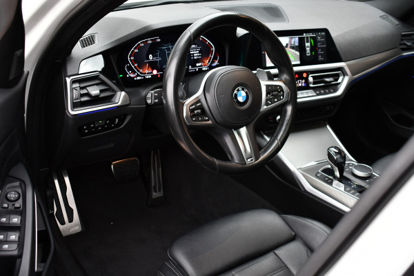 BMW 3-serie 320i M-Sport Pano 19inch Laser HiFi Shadowline