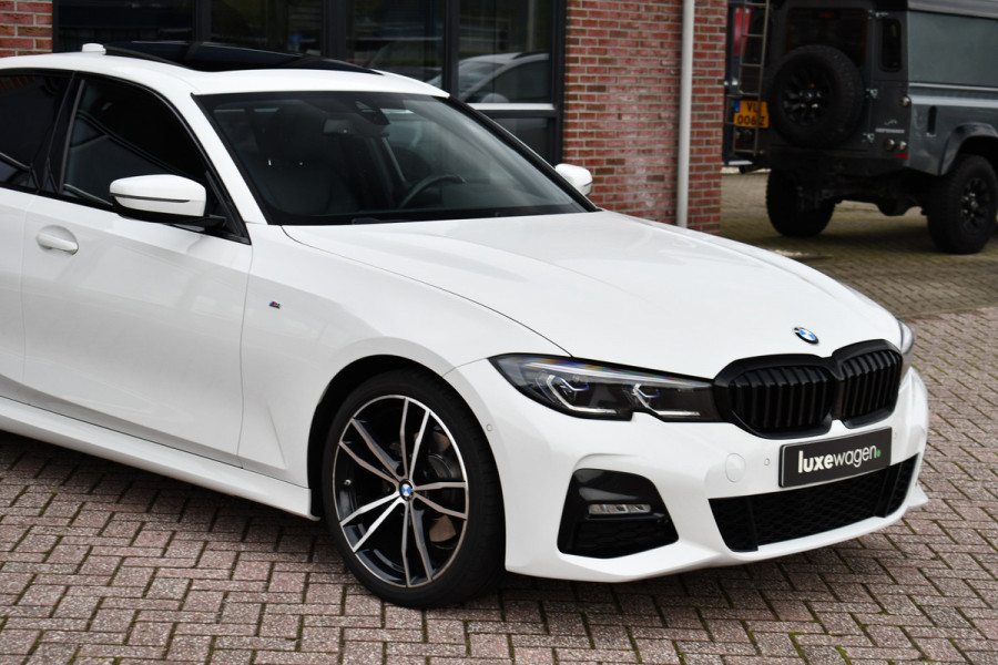 BMW 3-serie 320i M-Sport Pano 19inch Laser HiFi Shadowline