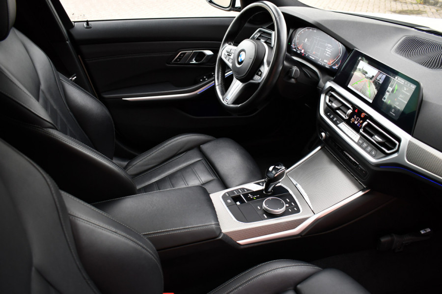 BMW 3-serie 320i M-Sport Pano 19inch Laser HiFi Shadowline