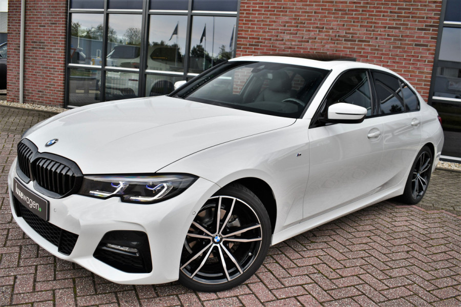 BMW 3-serie 320i M-Sport Pano 19inch Laser HiFi Shadowline