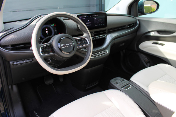 Fiat 500 3+1 La Prima 42 kWh | Leder | Camera | BLIS | Navigatie | Carplay