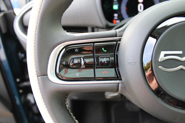Fiat 500 3+1 La Prima 42 kWh | Leder | Camera | BLIS | Navigatie | Carplay