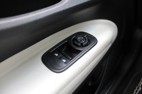 Fiat 500 3+1 La Prima 42 kWh | Leder | Camera | BLIS | Navigatie | Carplay
