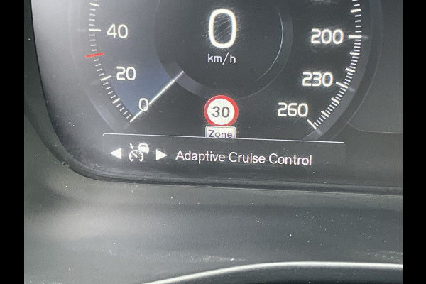 Volvo XC40 1.5 T5 262pk Recharge Inscription Carplay 360° Pano.dak Trekhaak
