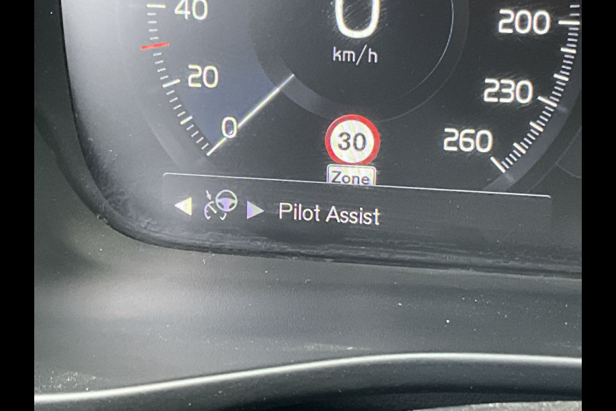 Volvo XC40 1.5 T5 262pk Recharge Inscription Carplay 360° Pano.dak Trekhaak