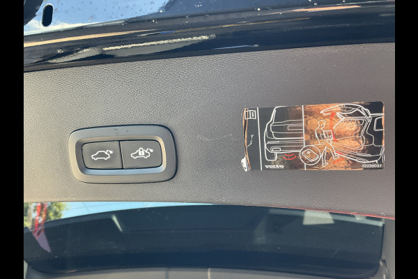 Volvo XC40 1.5 T5 262pk Recharge Inscription Carplay 360° Pano.dak Trekhaak