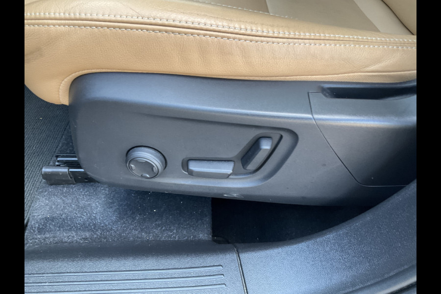 Volvo XC40 1.5 T5 262pk Recharge Inscription Carplay 360° Pano.dak Trekhaak
