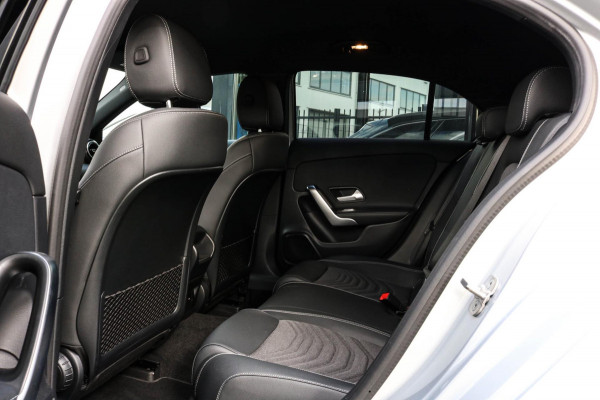 Mercedes-Benz A-Klasse 180 Luxury Line - MULTIBEAM LED - CAMERA - ACC - A180