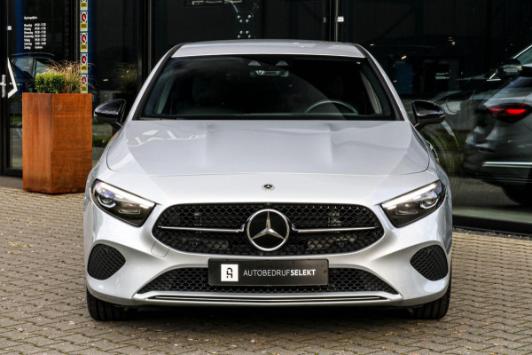 Mercedes-Benz A-Klasse 180 Luxury Line - MULTIBEAM LED - CAMERA - ACC - A180