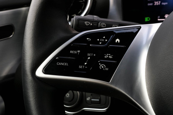 Mercedes-Benz A-Klasse 180 Luxury Line - MULTIBEAM LED - CAMERA - ACC - A180