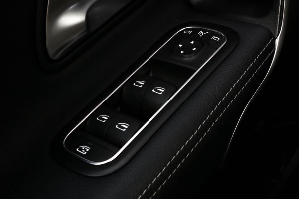 Mercedes-Benz A-Klasse 180 Luxury Line - MULTIBEAM LED - CAMERA - ACC - A180