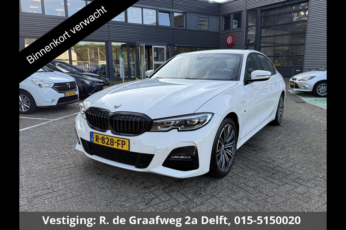 BMW 3-serie 320e M-Sport Business Plus Edition Shadow Line | Stoelverwarming | Parkeersensoren |