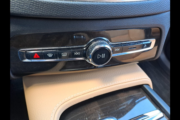 Volvo XC90 2.0 T6 AWD Momentum  | Pano | Leder | Elektr. Trekhaak | 7 Zitplaatsen | 1e eigenaar | Memory |