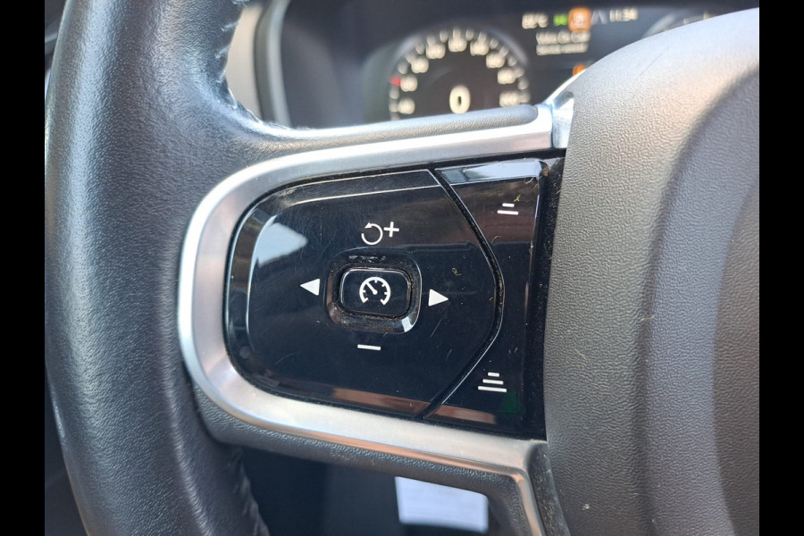 Volvo XC90 2.0 T6 AWD Momentum  | Pano | Leder | Elektr. Trekhaak | 7 Zitplaatsen | 1e eigenaar | Memory |