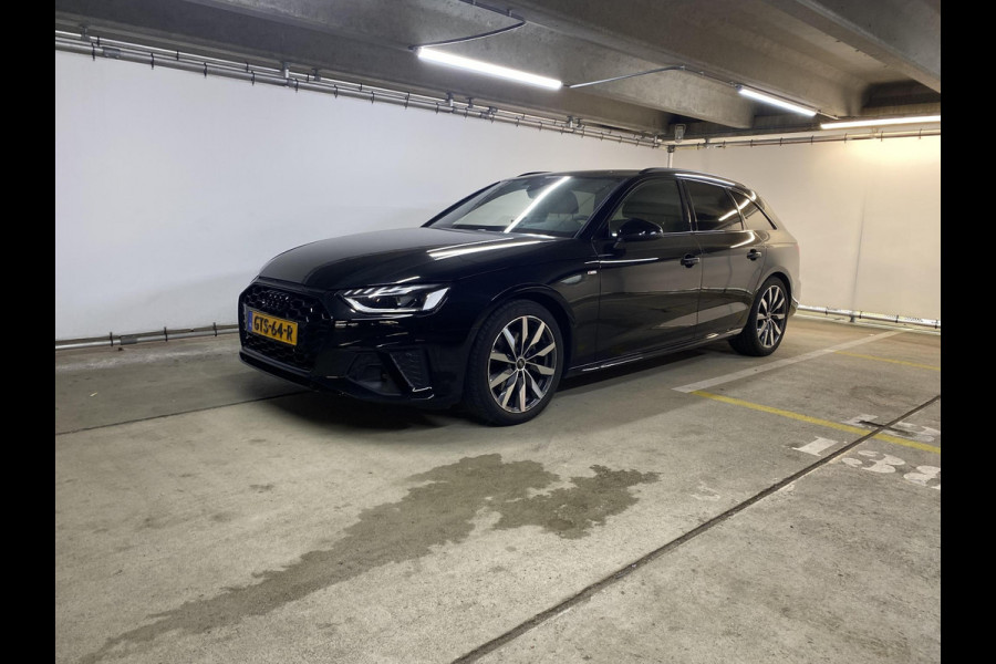 Audi A4 Avant 35 TFSI S edition Competition 150 pk S-tronic | Verlengde garantie | Navigatie | Parkeersensoren | Stoelverwarming | S-Line |