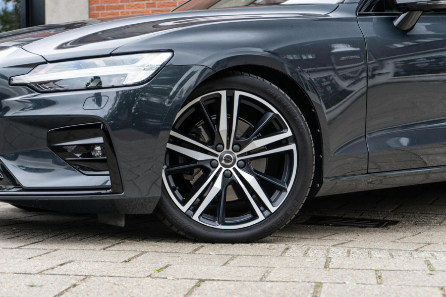 Volvo V60 2.0 T4 R-Design Pano / H&K / Memory