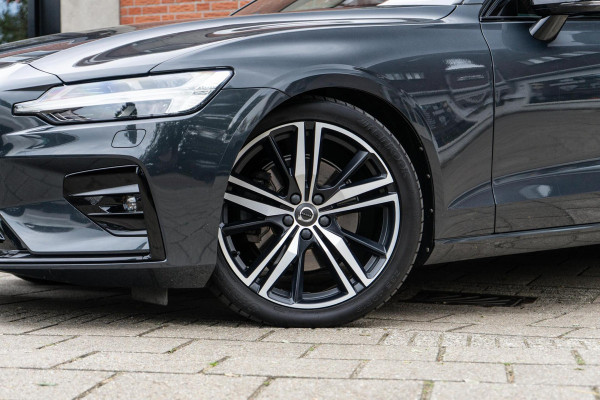 Volvo V60 2.0 T4 R-Design Pano / H&K / Memory